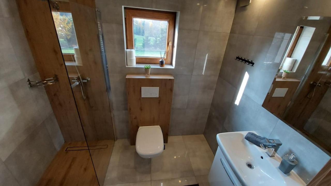 Domek Z Kominkiem Nad Jeziorem Z Jacuzzi Ogrodowym Sumowo  Esterno foto