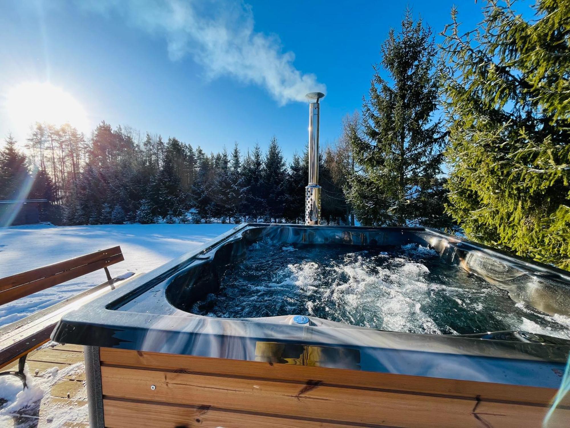 Domek Z Kominkiem Nad Jeziorem Z Jacuzzi Ogrodowym Sumowo  Esterno foto